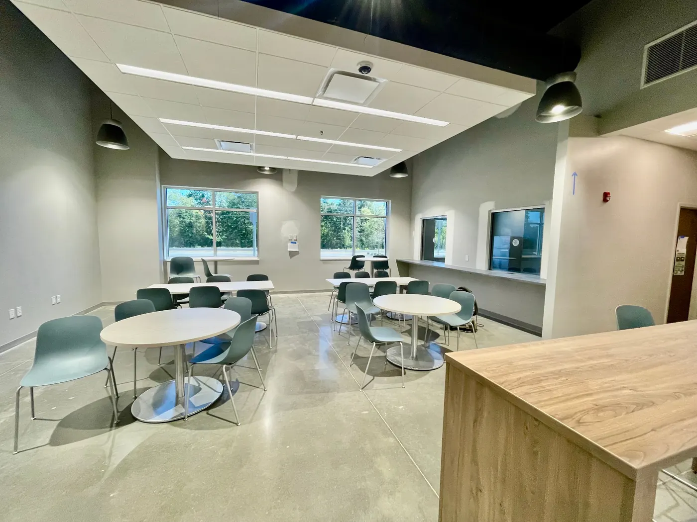 Break room and kitchenette detail cleaning in a commercial office